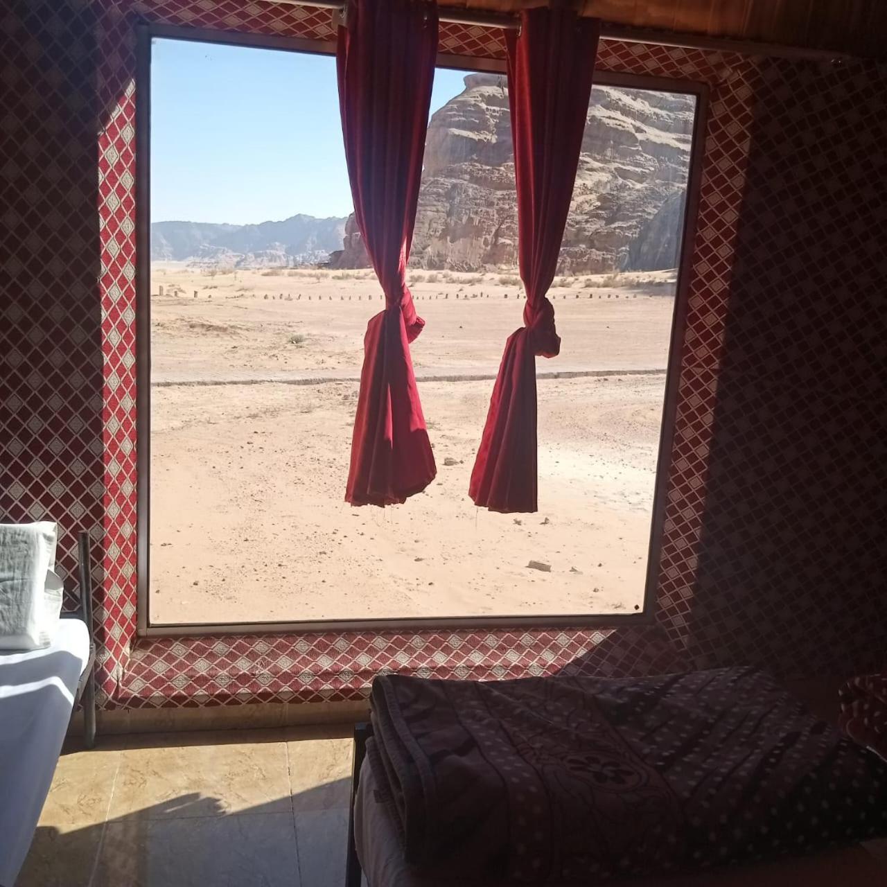 Hotel Sunrise Luxury Camp à Wadi Rum Extérieur photo