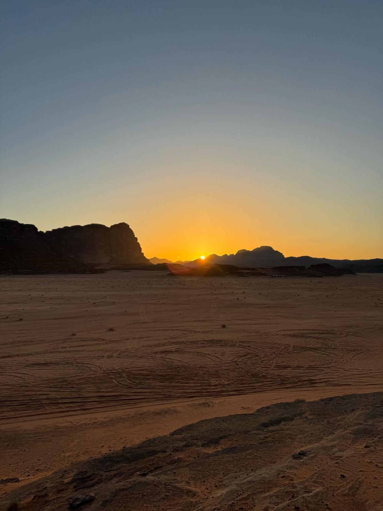 Hotel Sunrise Luxury Camp à Wadi Rum Extérieur photo