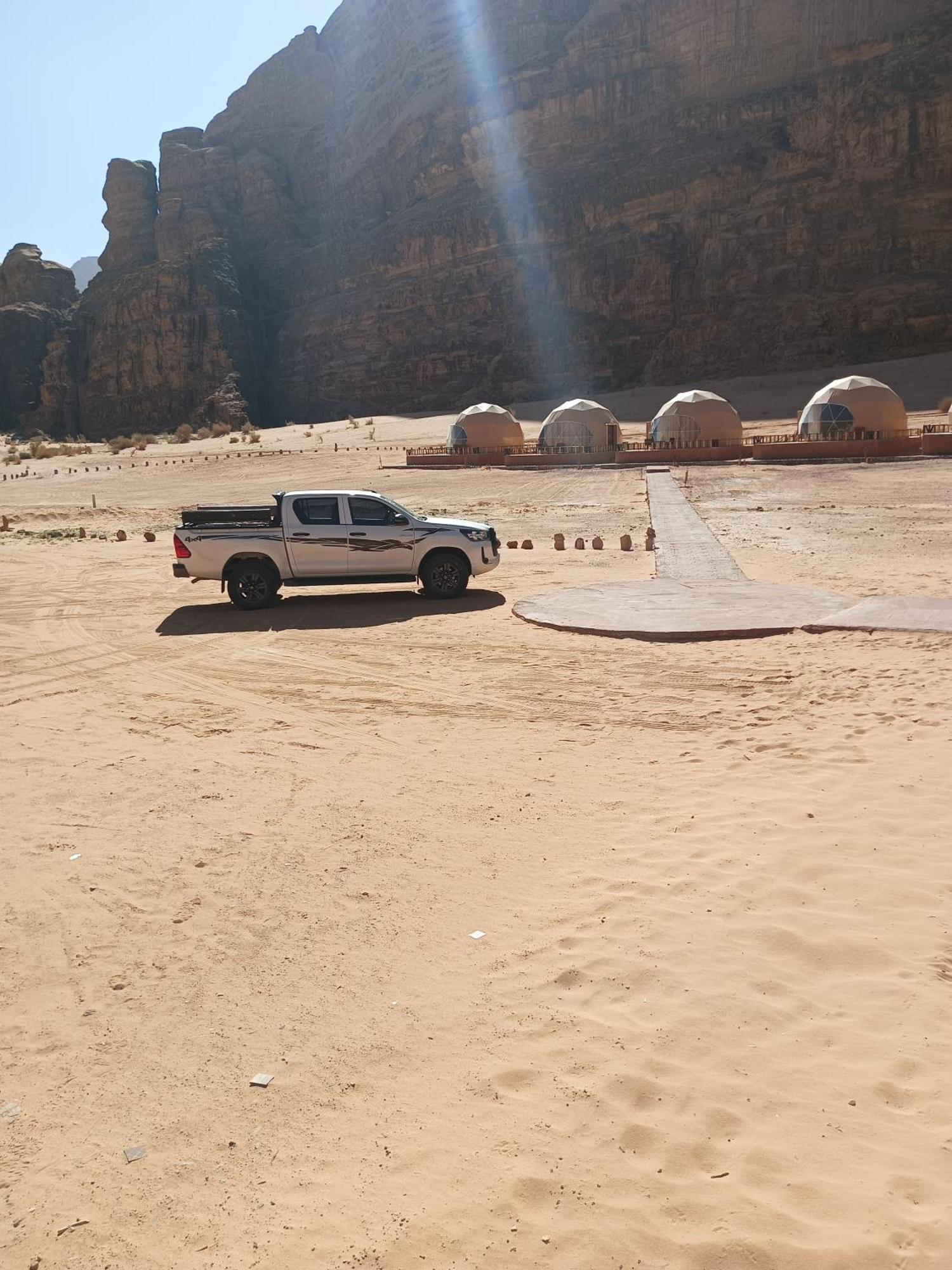 Hotel Sunrise Luxury Camp à Wadi Rum Extérieur photo