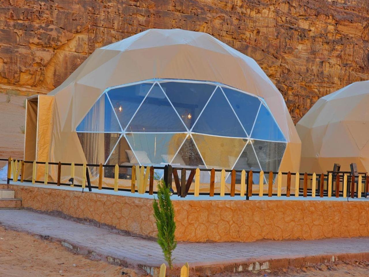 Hotel Sunrise Luxury Camp à Wadi Rum Extérieur photo