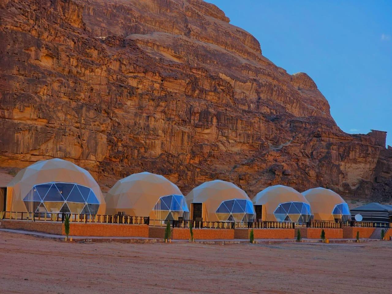 Hotel Sunrise Luxury Camp à Wadi Rum Extérieur photo