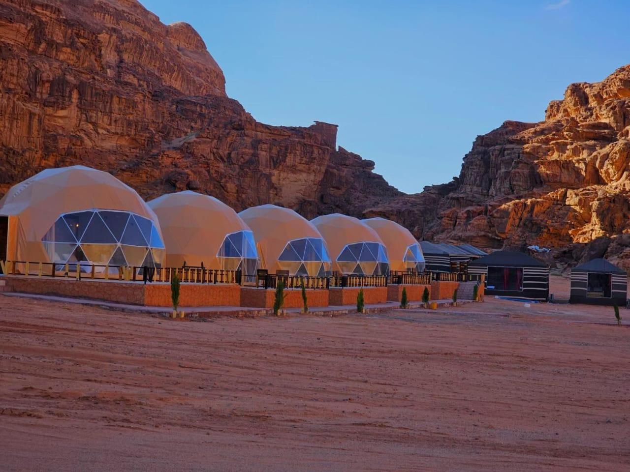 Hotel Sunrise Luxury Camp à Wadi Rum Extérieur photo