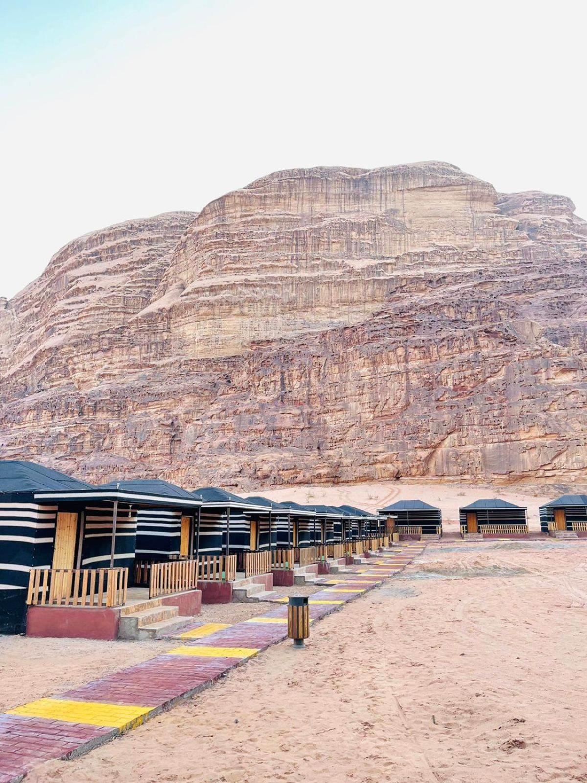 Hotel Sunrise Luxury Camp à Wadi Rum Extérieur photo
